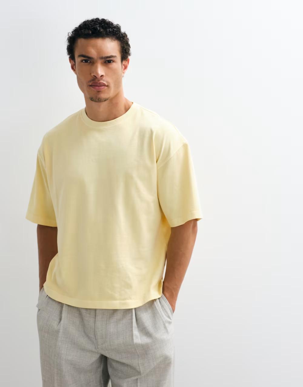 żółty t-shirt okrągły dekolt