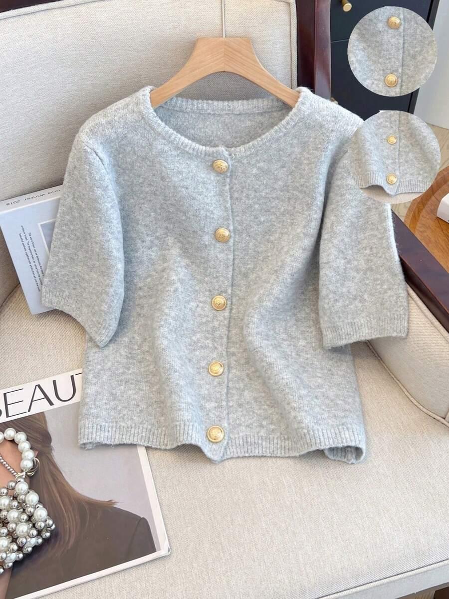 SWETER Z KRÓTKIM RĘKAWEM GUZIKI