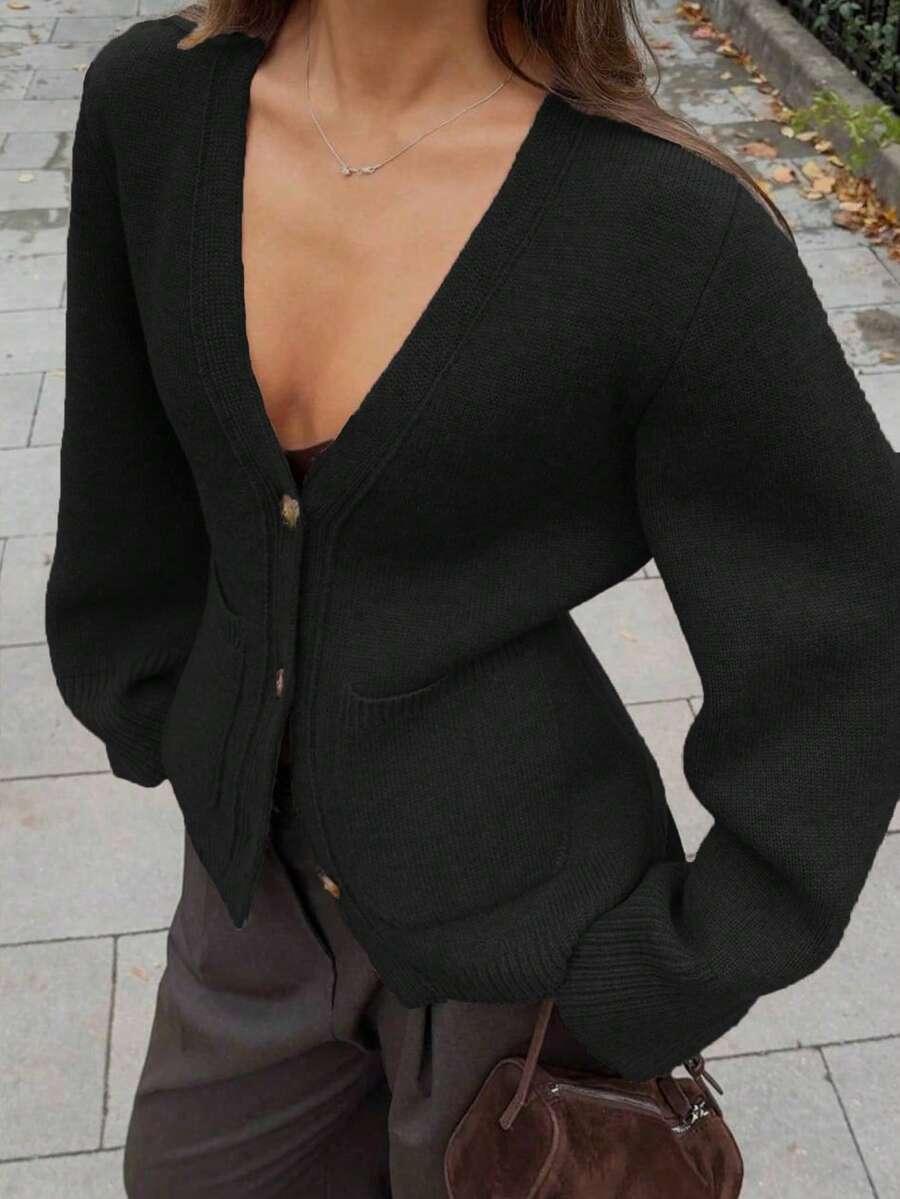 czarny sweter guziki