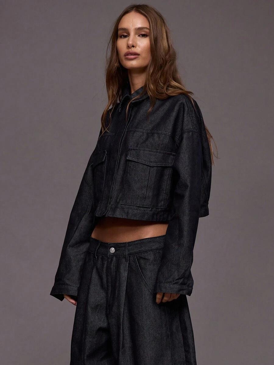 granatowa kurtka jeans