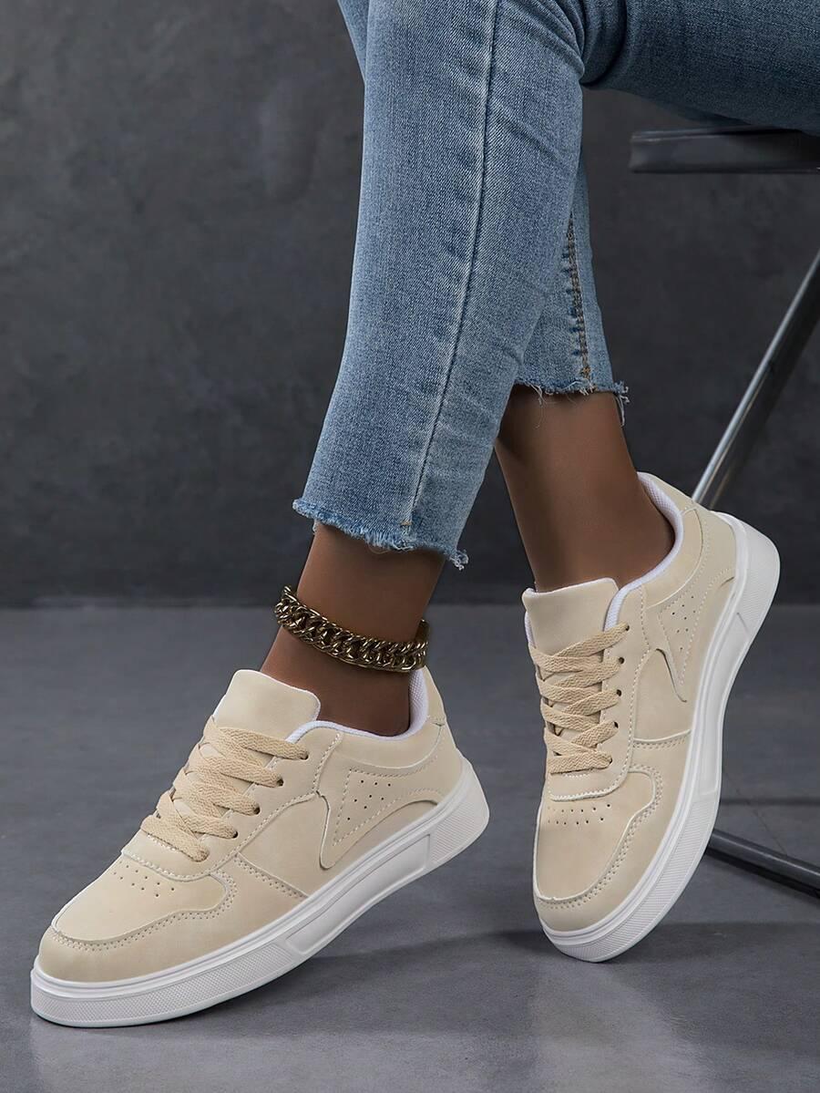 beżowe buty sportowe 