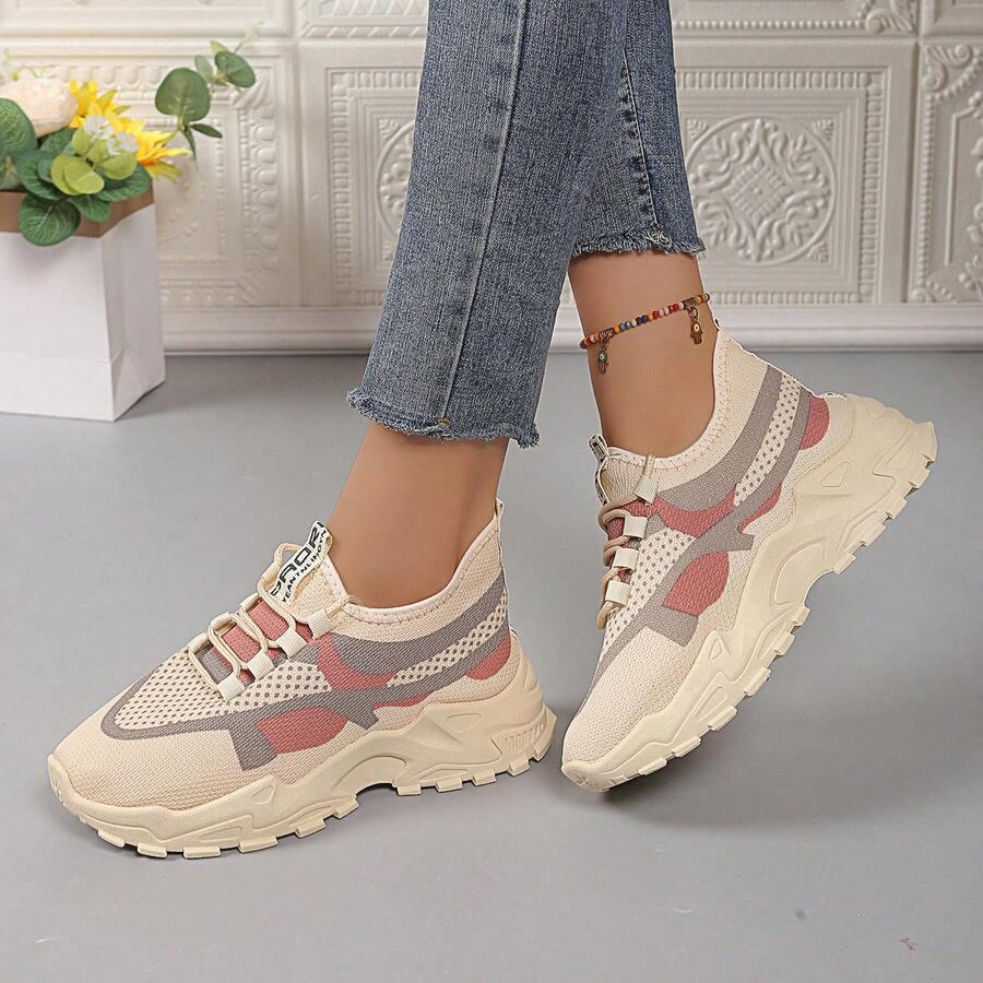 sznurowane buty sportowe