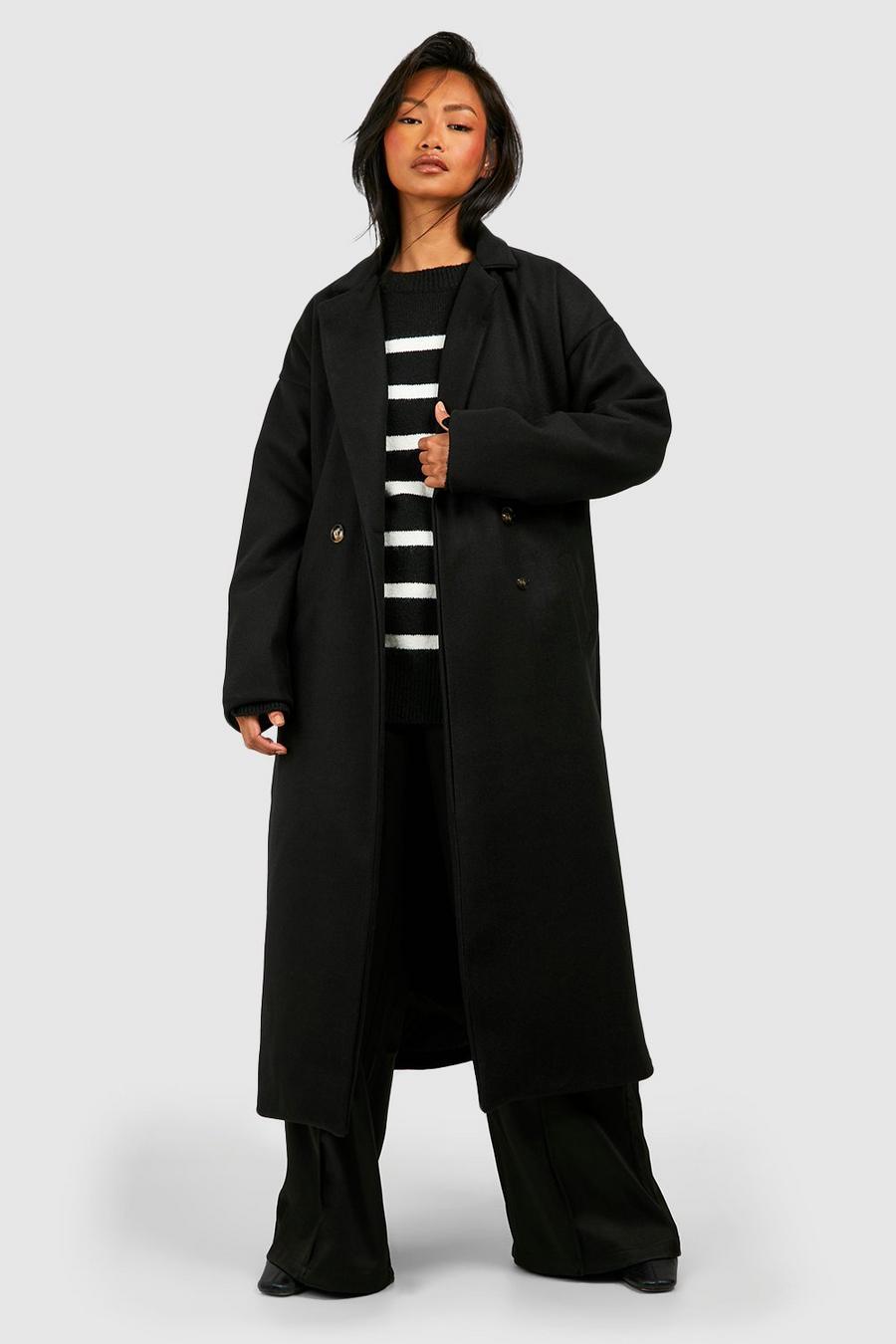 długi czarny klasyczny płaszcz