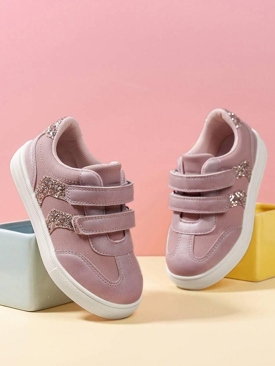 różowe buty sportowe zdobienie rzep 