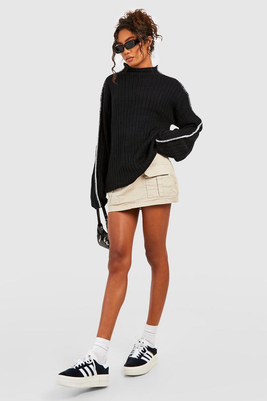czarny sweter oversize prążki półgolf kontrast