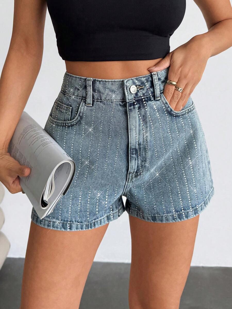 krótkie spodenki jeans