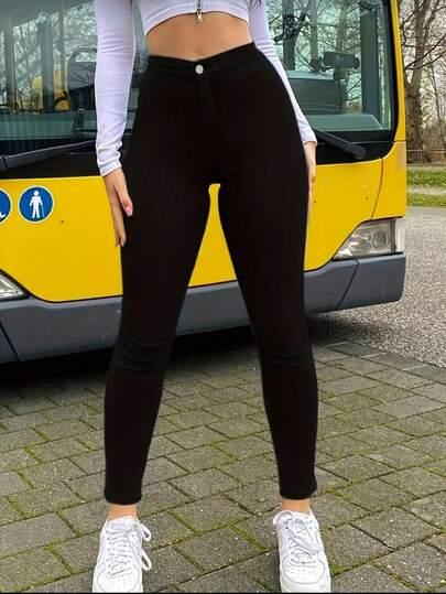czarne spodnie jeans
