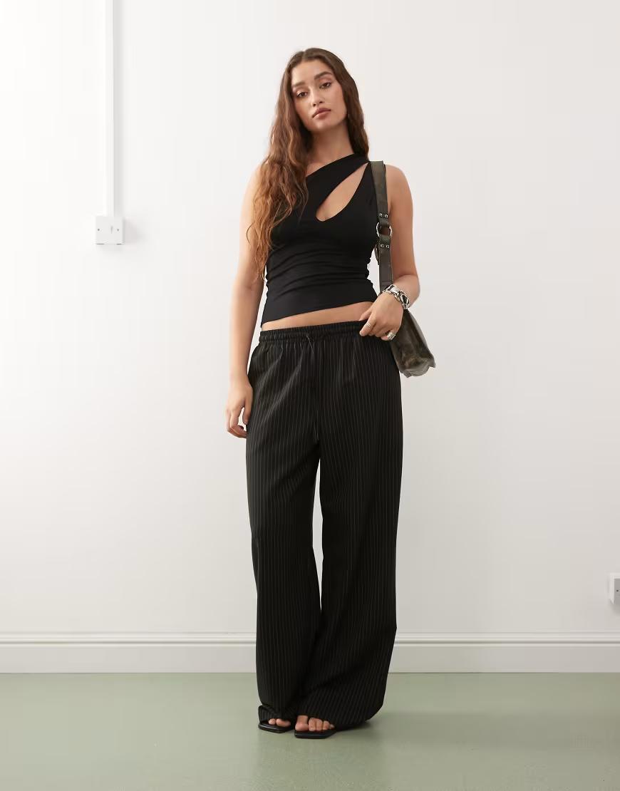 CZARNY ASYMETRYCZNY TOP 