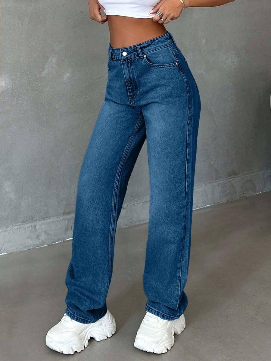 niebieskie spodnie jeans 