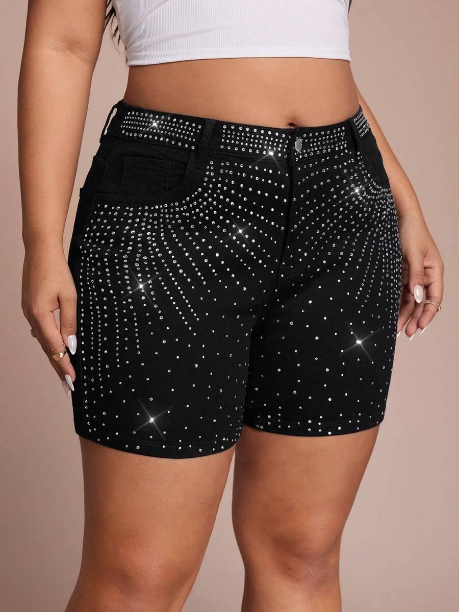 czarne spodenki jeans zdobienie