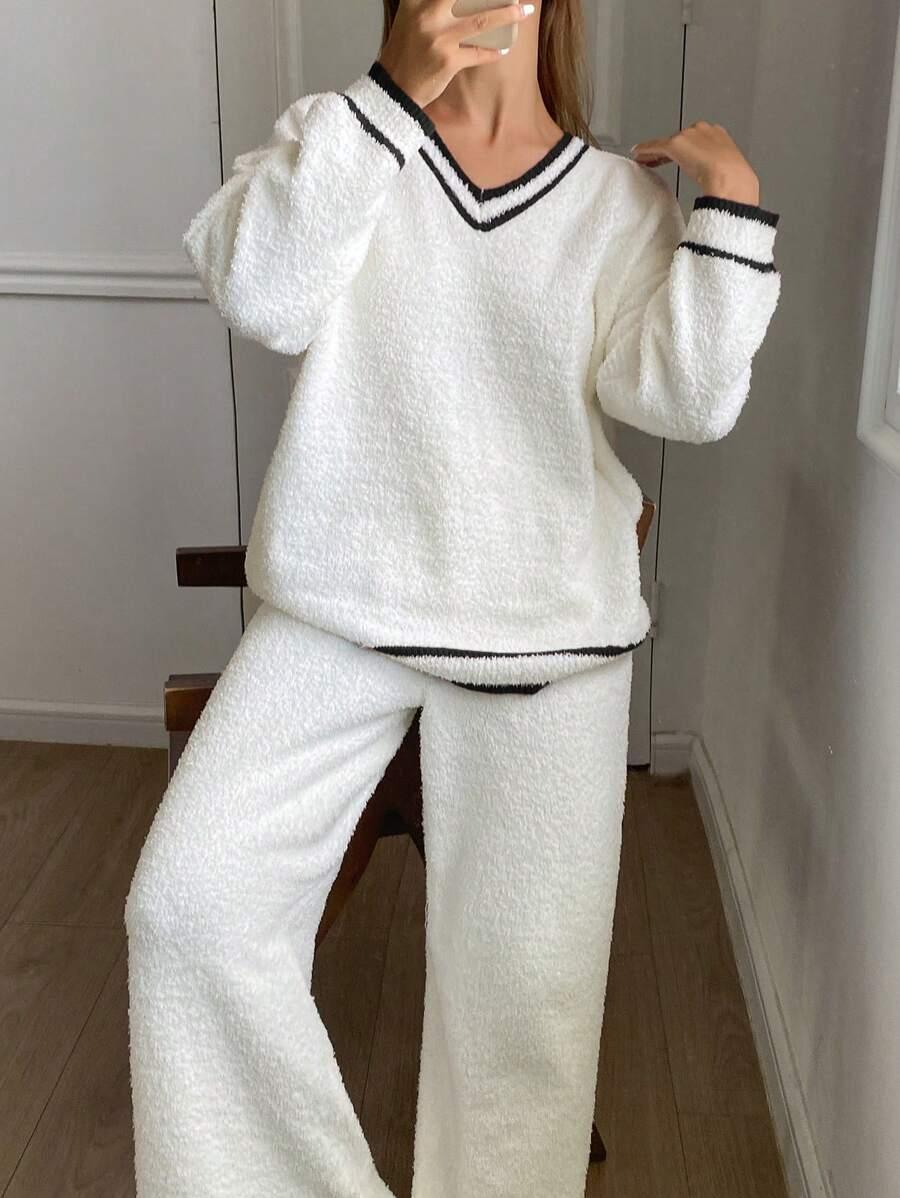 komplet sweter spodnie kontrast