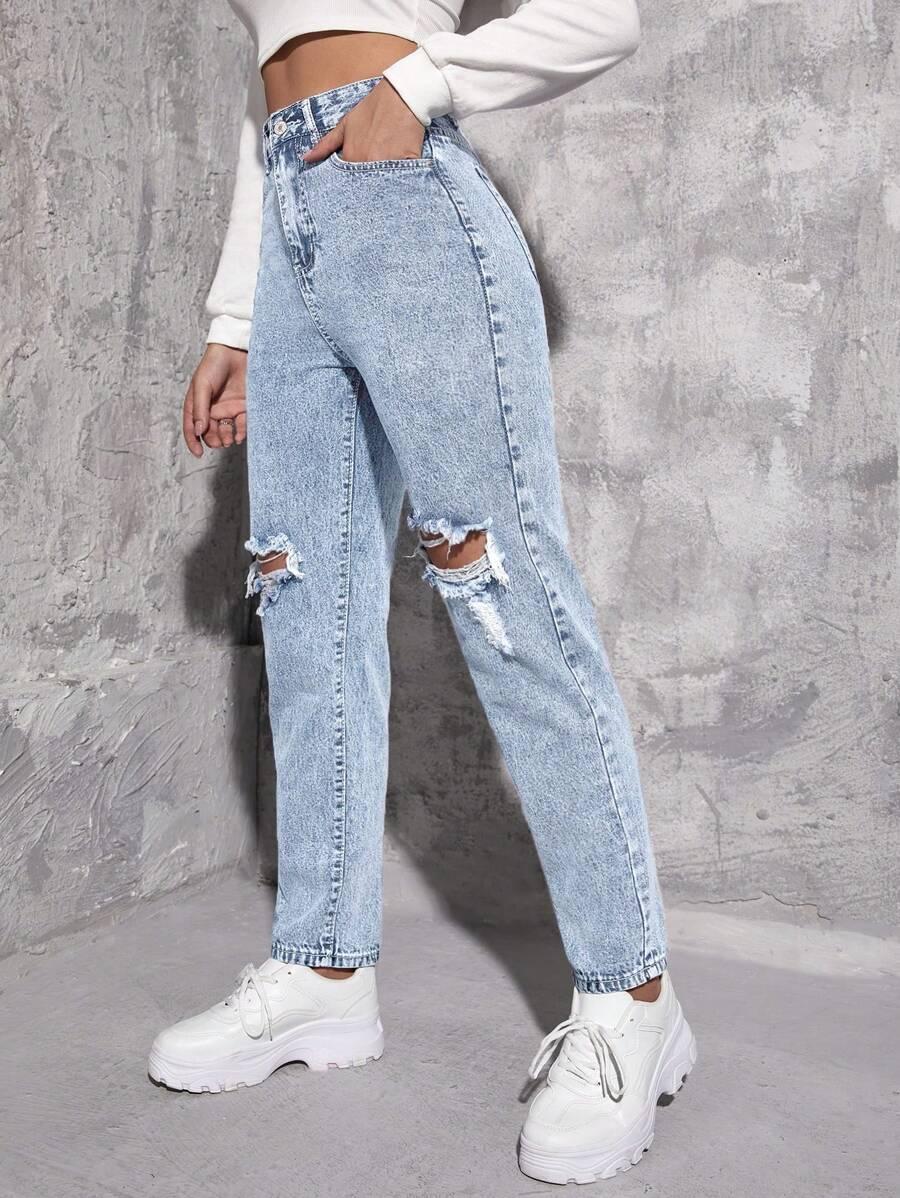 niebieskie spodnie jeans 