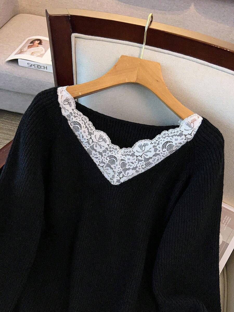 czarny sweter koronka 