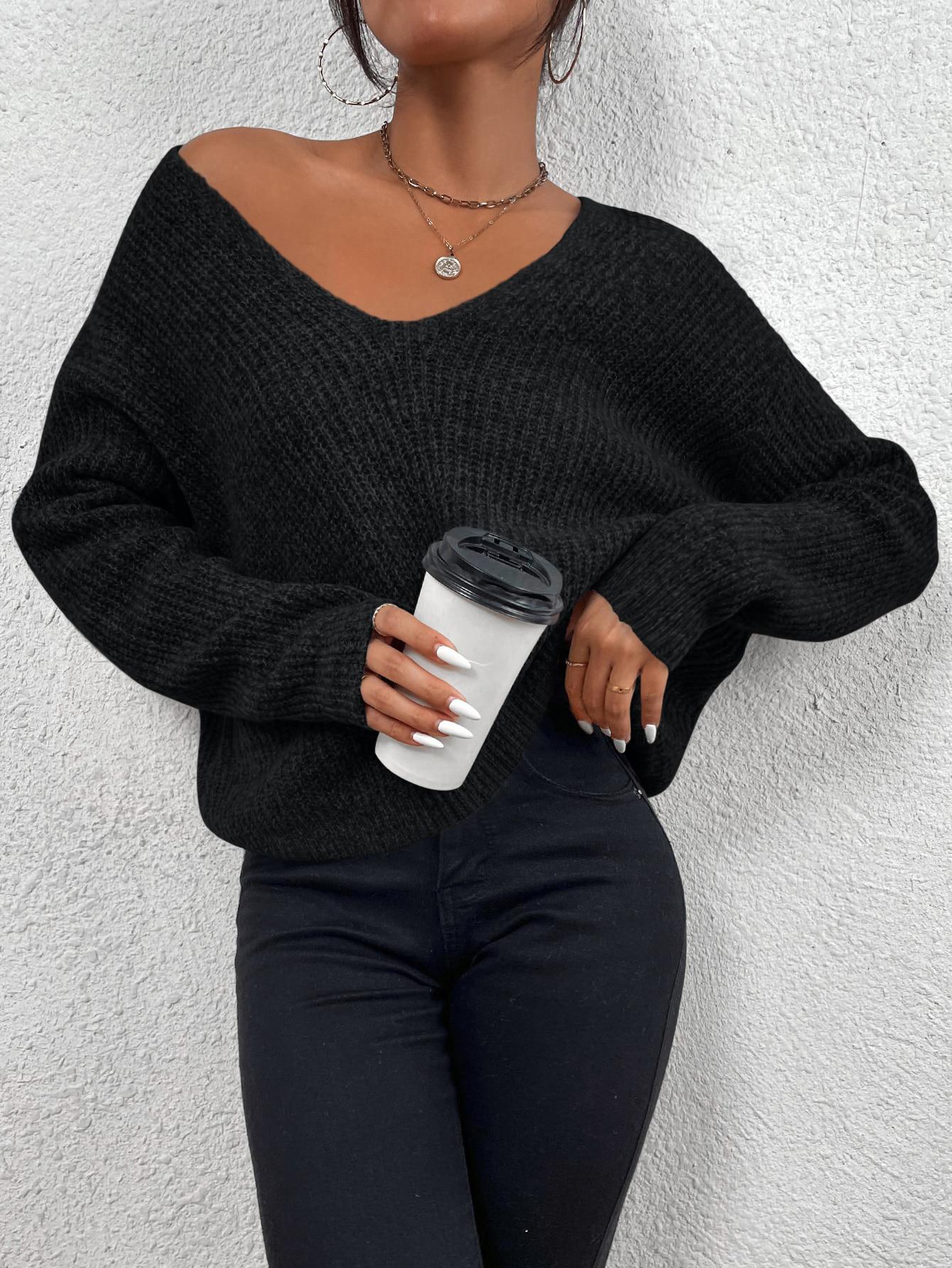 CZARNY SWETER V-NECK