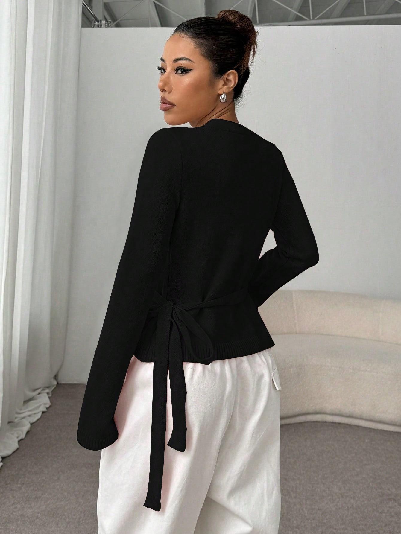 CZARNY DOPASOWANY SWETER 