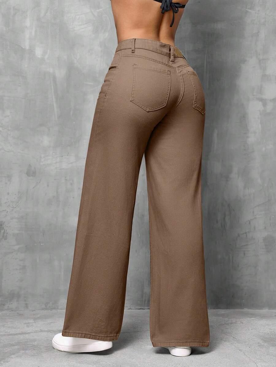 brązowe spodnie jeans