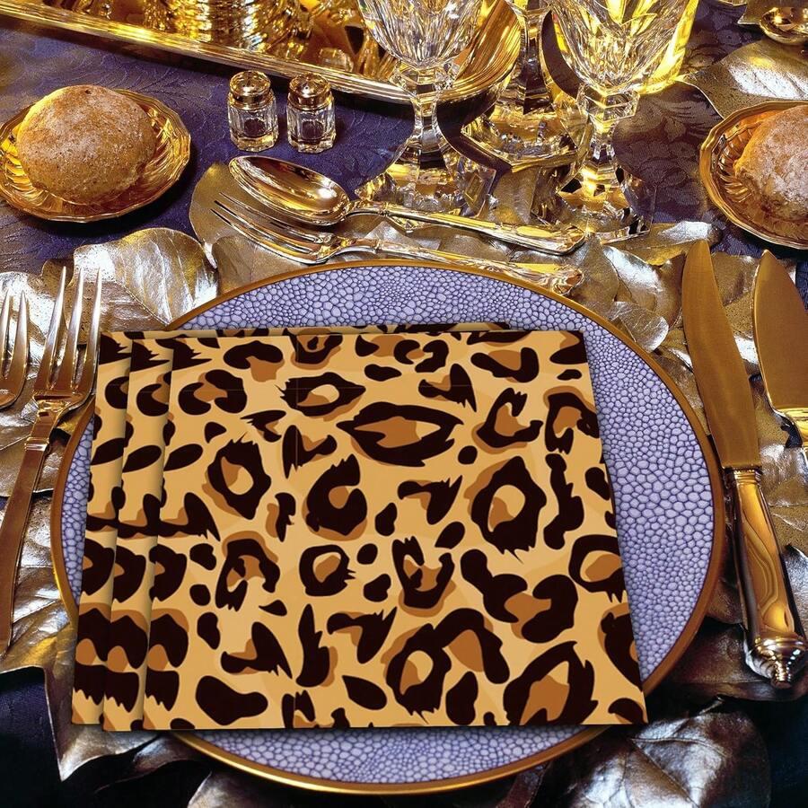 talerz jednorazowy animal print 