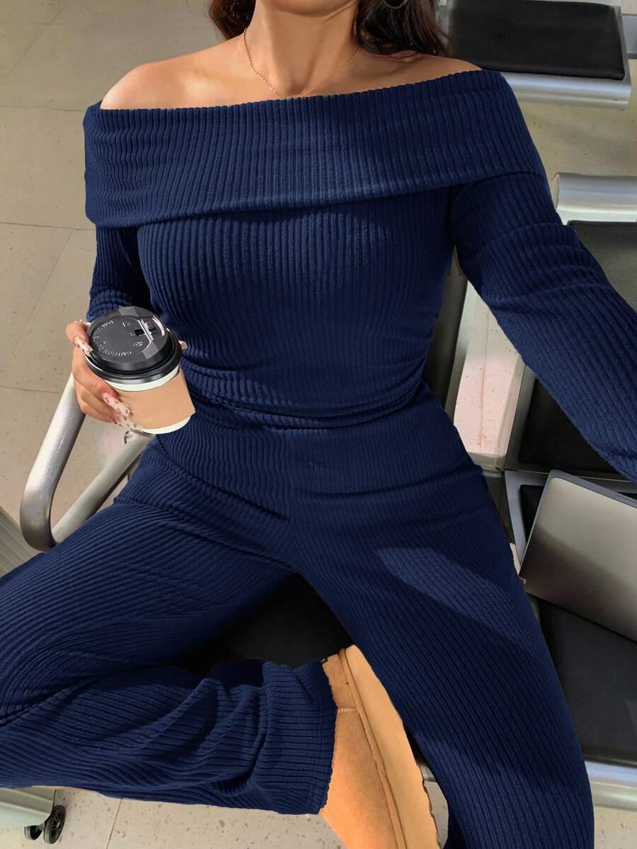 granatowy komplet sweter spodnie