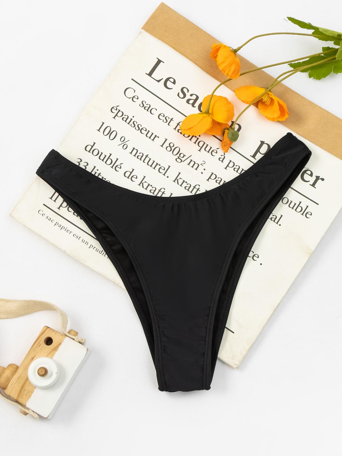 MAJTKI BIKINI Z MARSZCZONYM TYŁEM