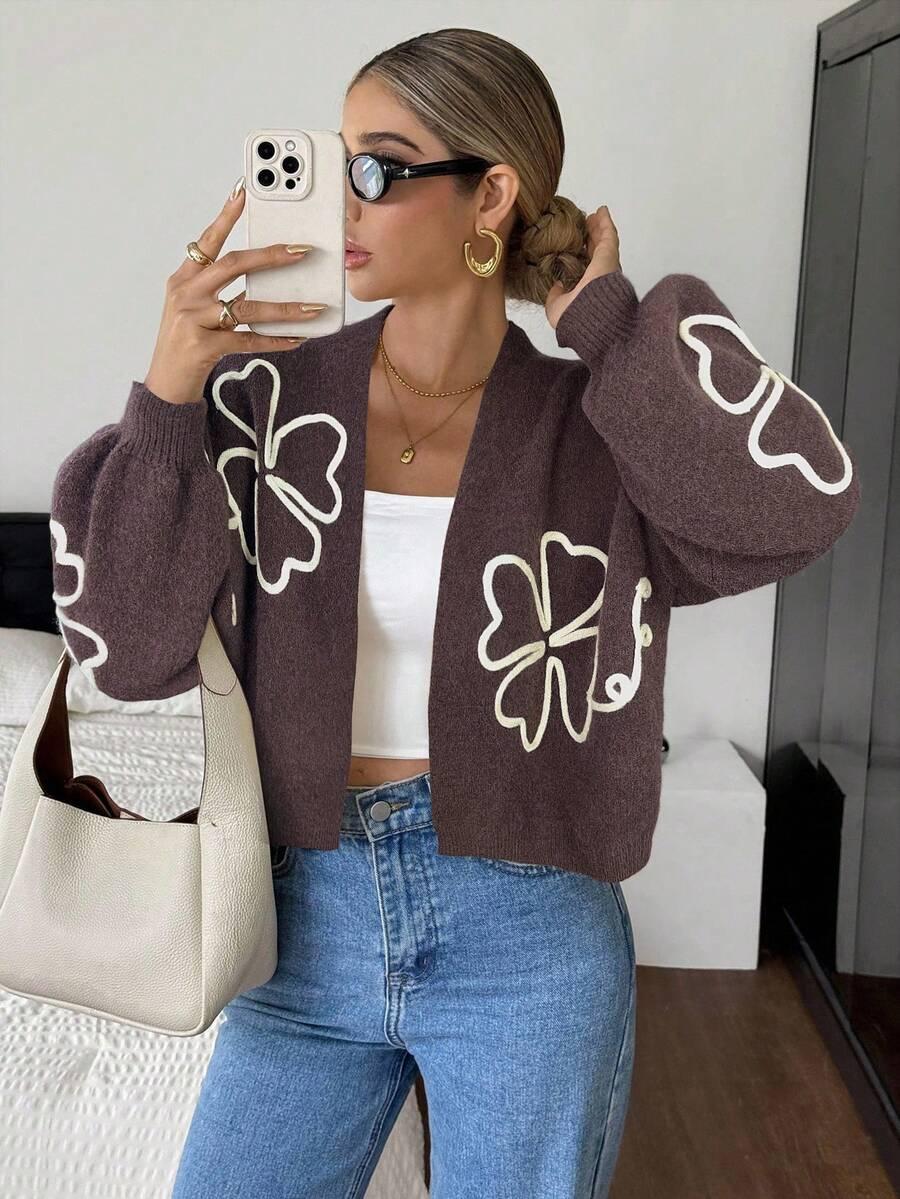 brązowy sweter kwiaty