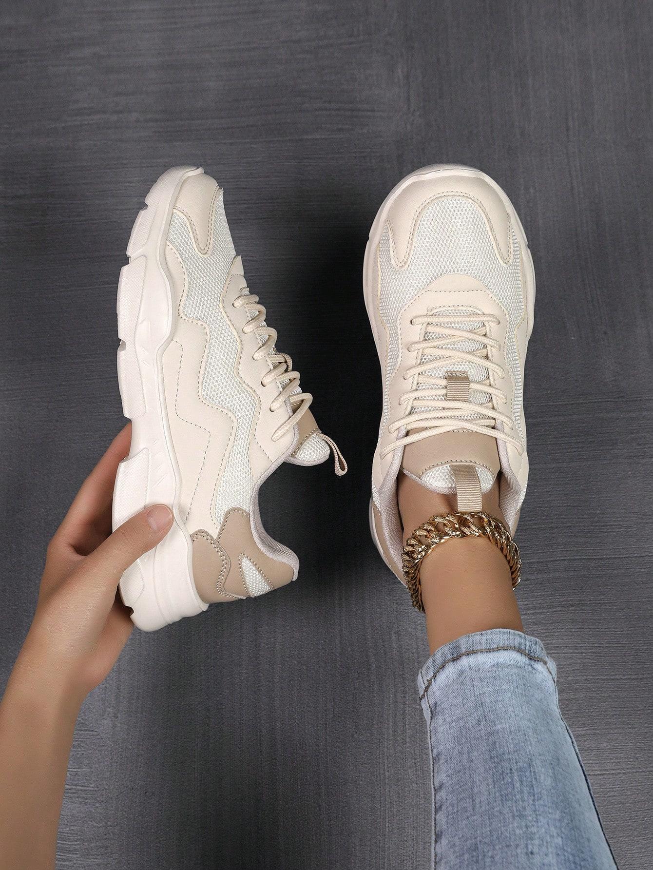 beżowe buty sportowe