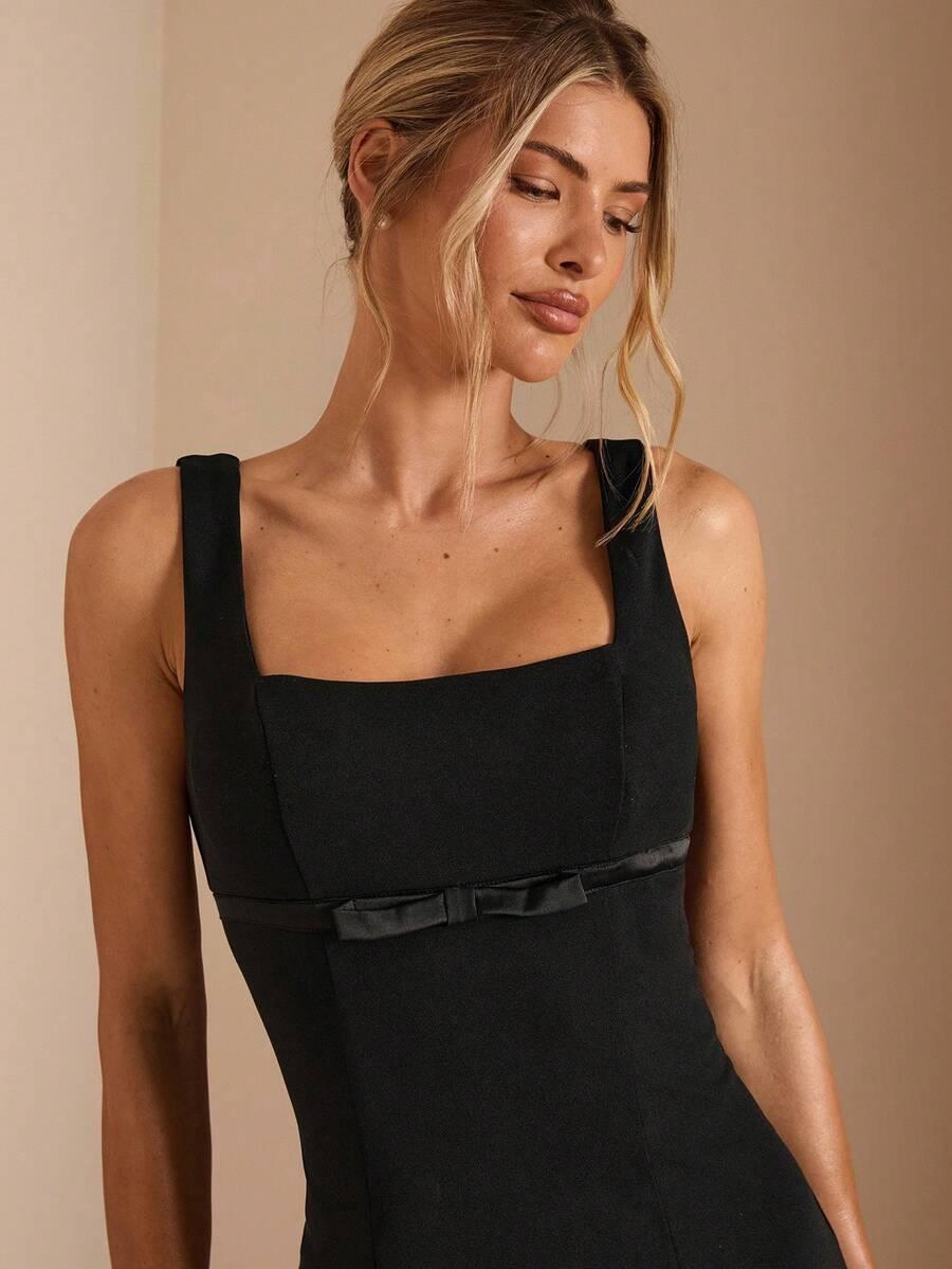 CZARNA MINI SUKIENKA