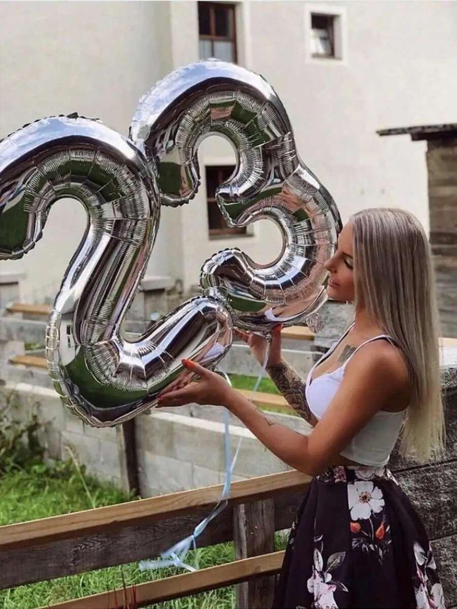 balon w kształcie cyfry 2