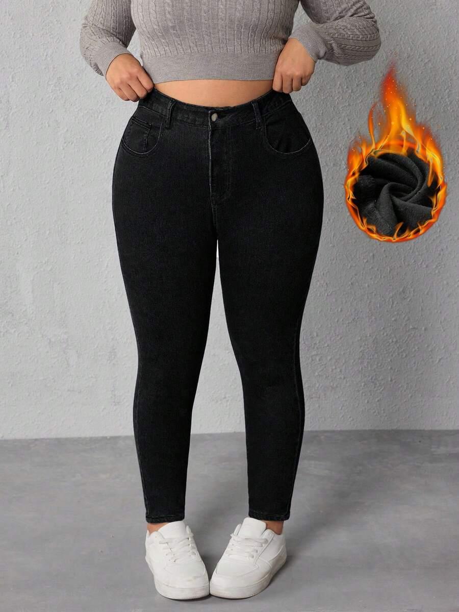 czarne spodnie jeans