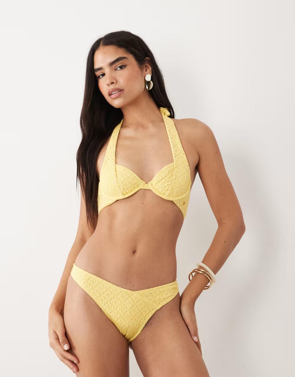 żółty dół od bikini tekstura