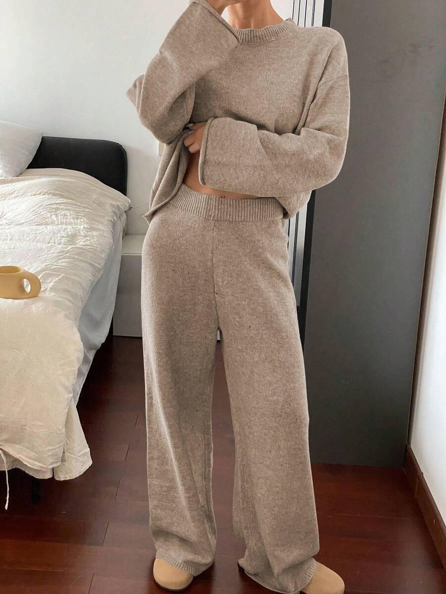 BEŻOWY SWETER OKRĄGŁY DEKOLT