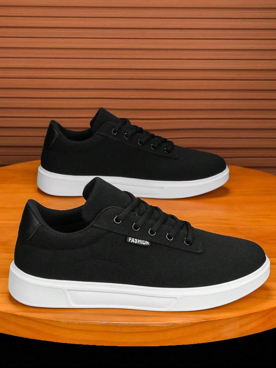 czarne buty sportowe