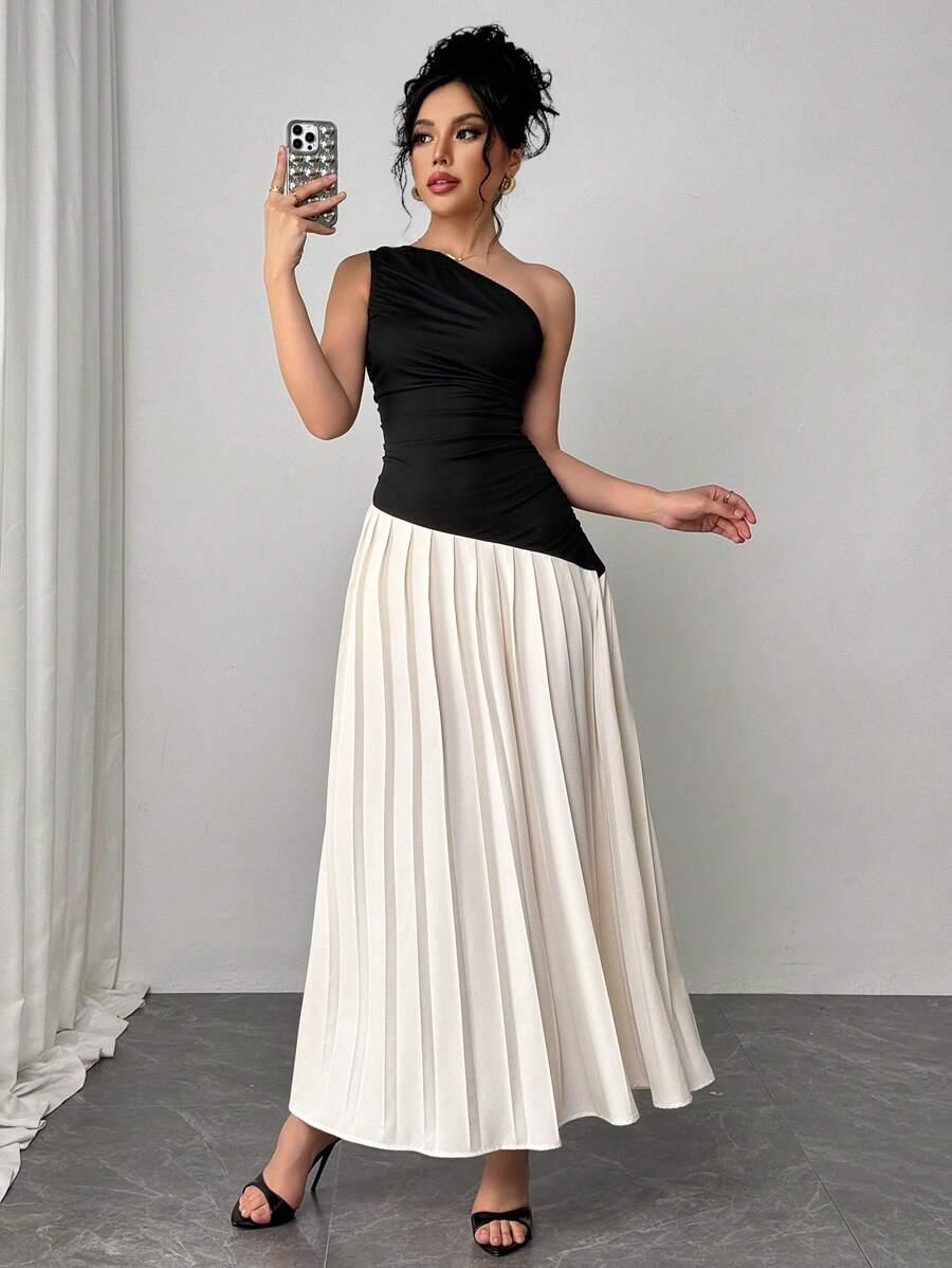 ELEGANCKA SUKIENKA Z PLISOWANIEM