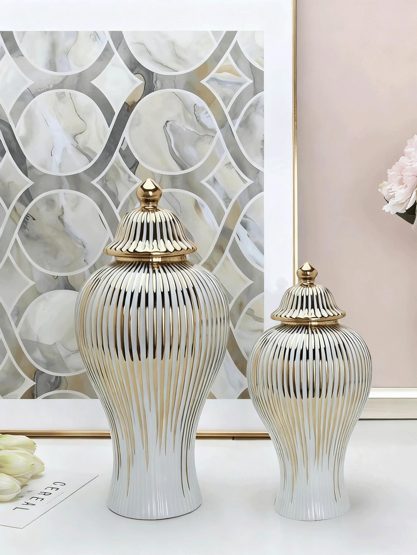 porcelanowy ozdobny wazon 