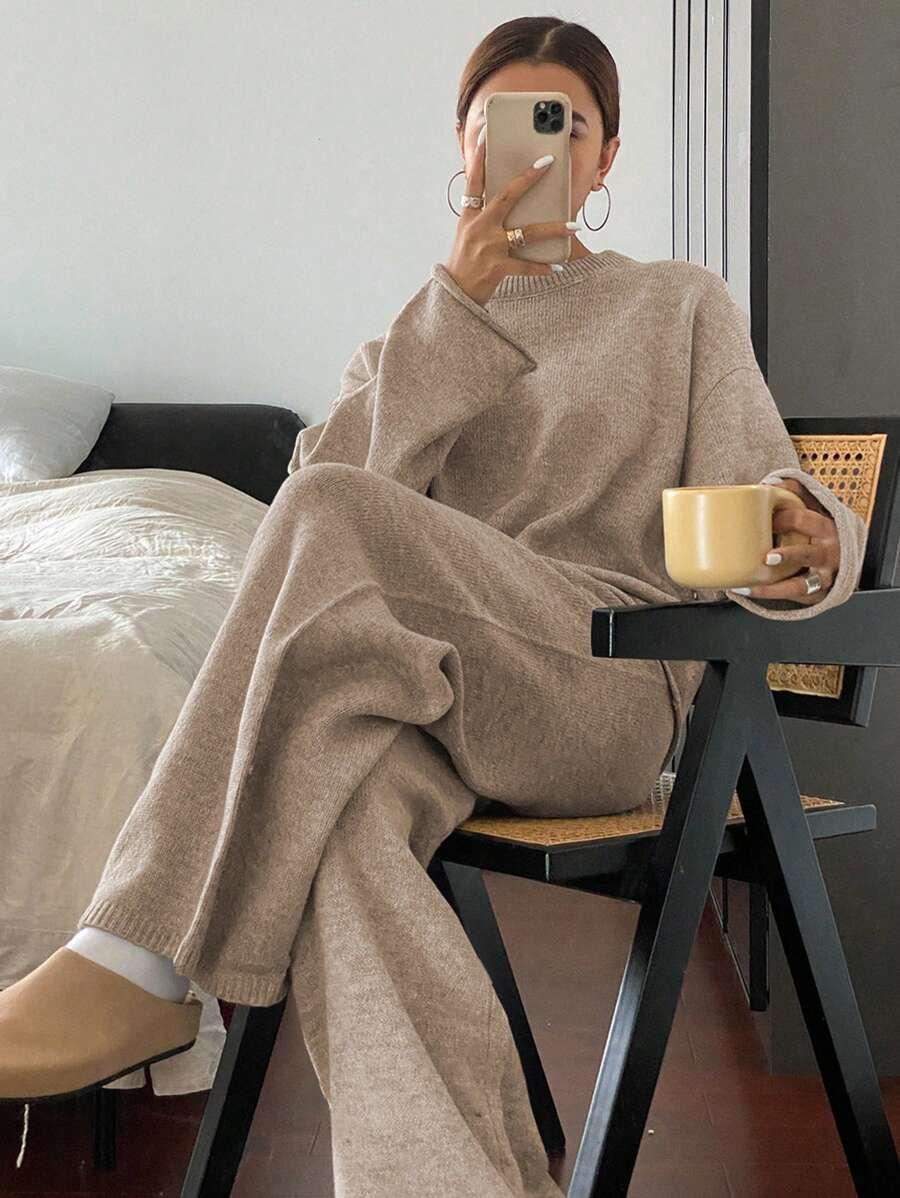 BEŻOWY SWETER OKRĄGŁY DEKOLT