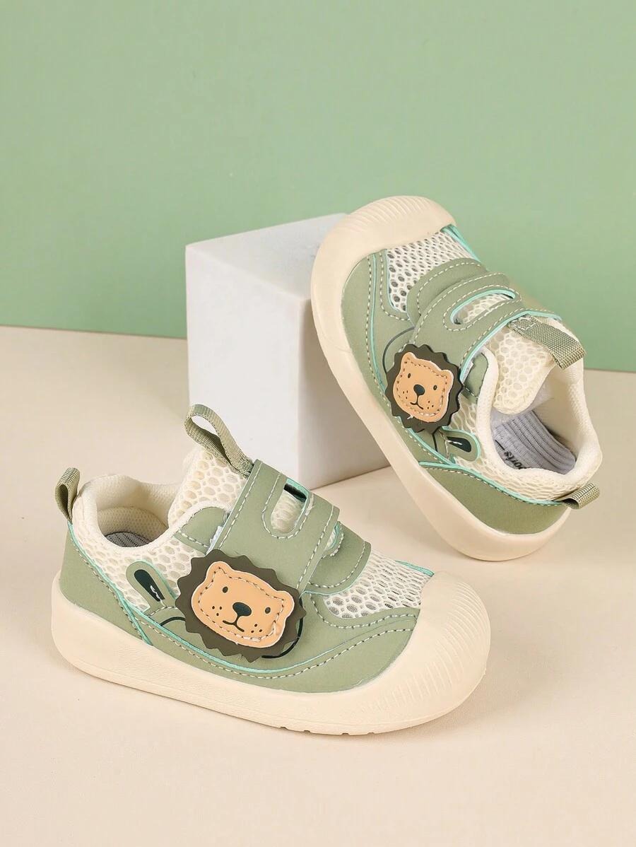 ZIELONE BUTY ZDOBIENIA