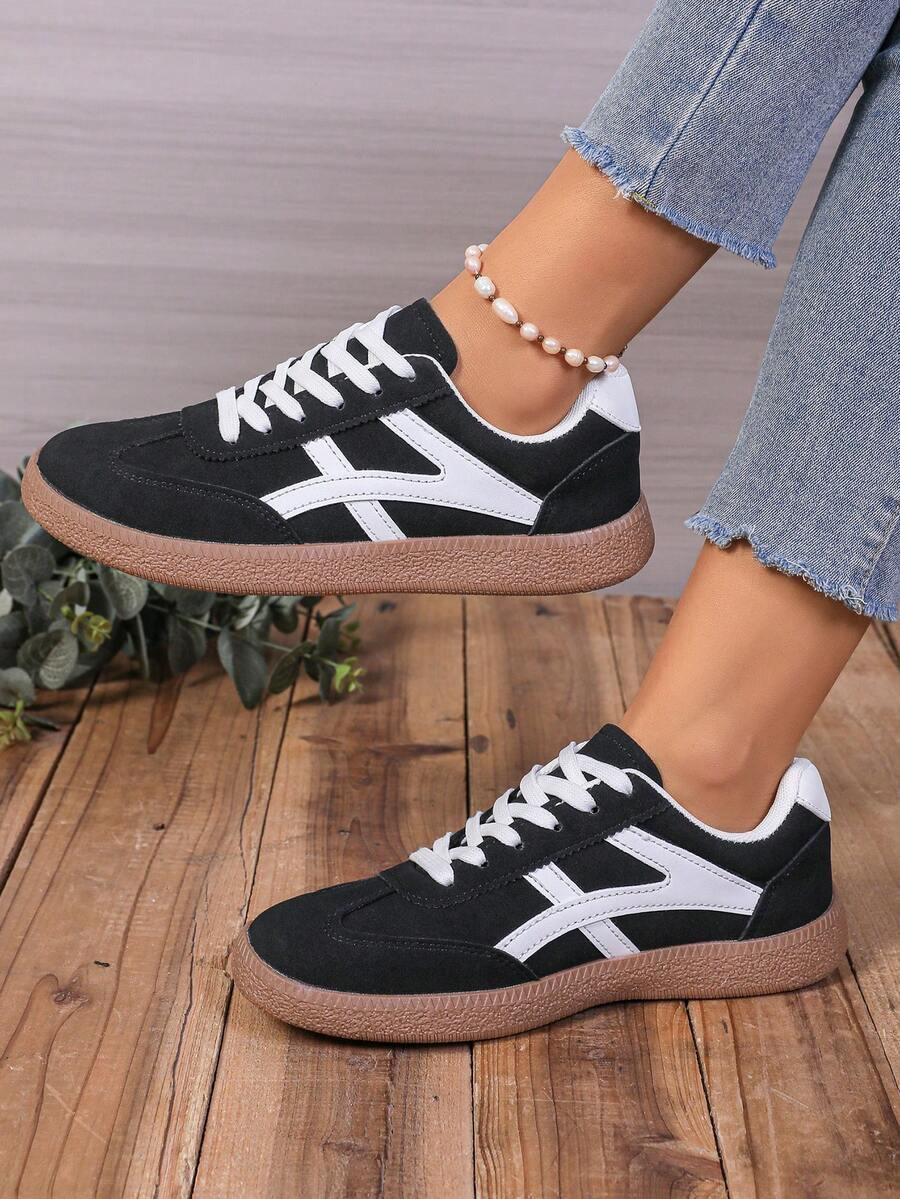 czarne buty sportowe