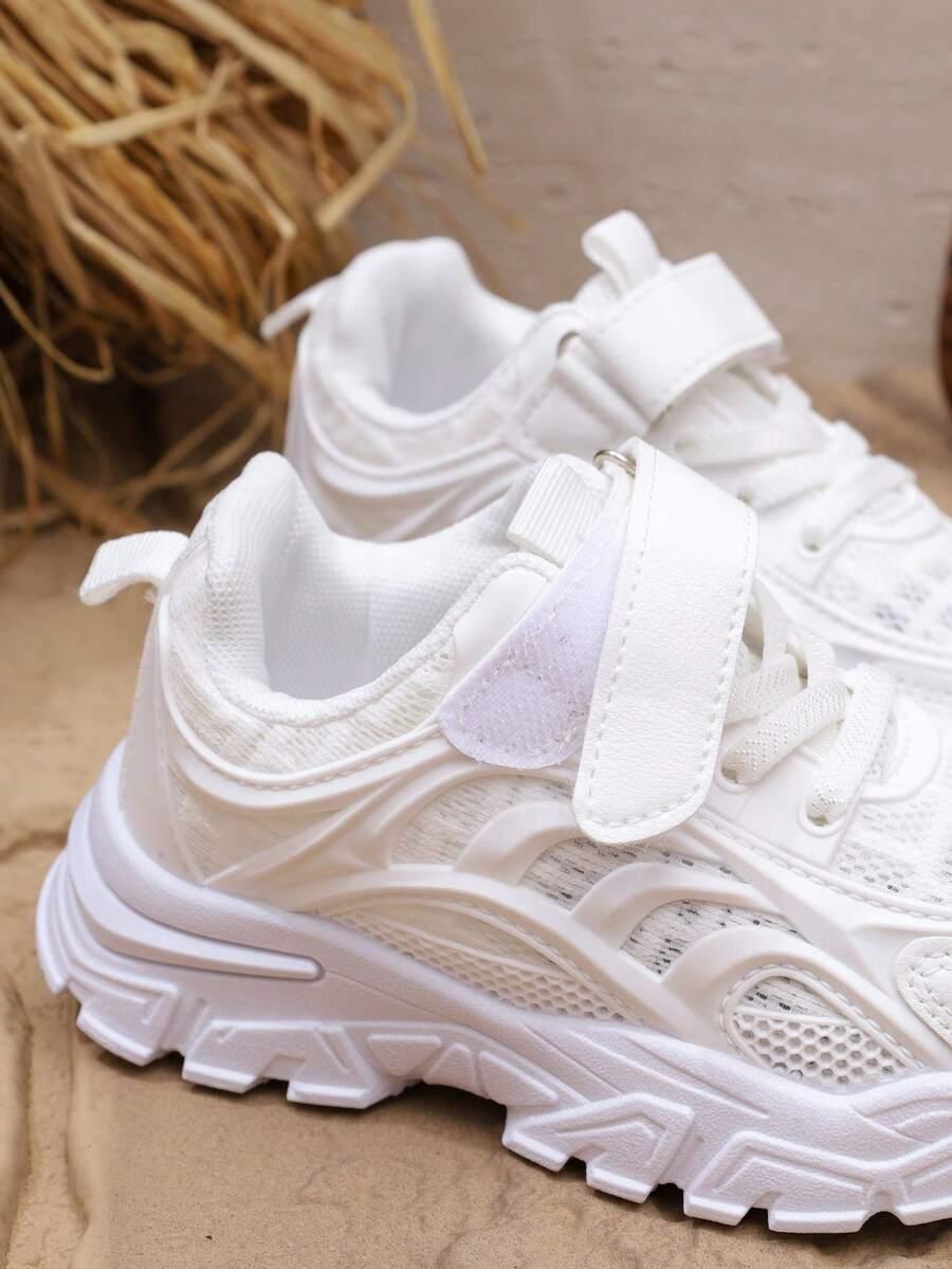 białe buty rzepy