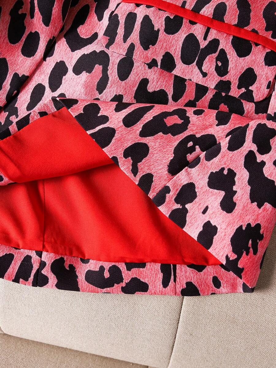 czerwona marynarka animal print