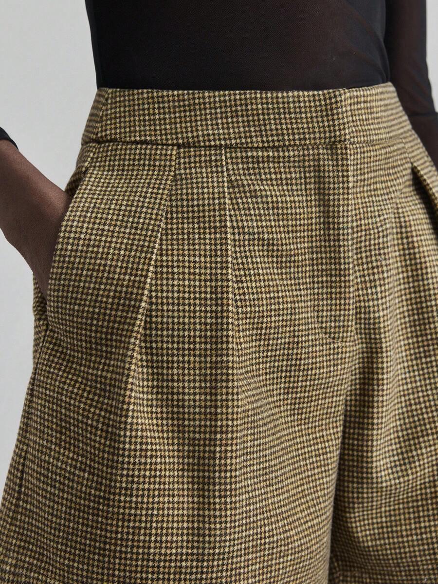 krótkie spodenki wzór kieszenie