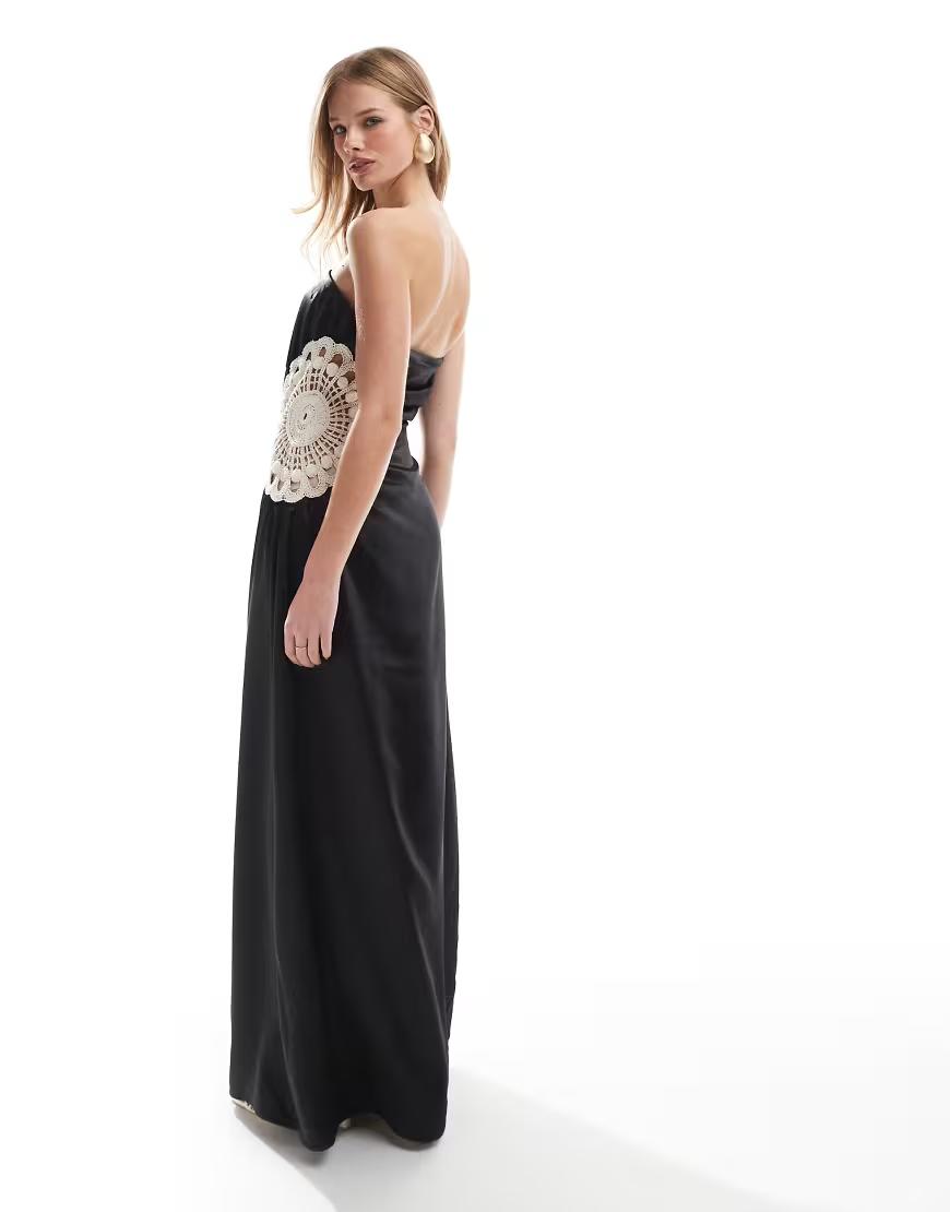 czarna satynowa maxi sukienka haft