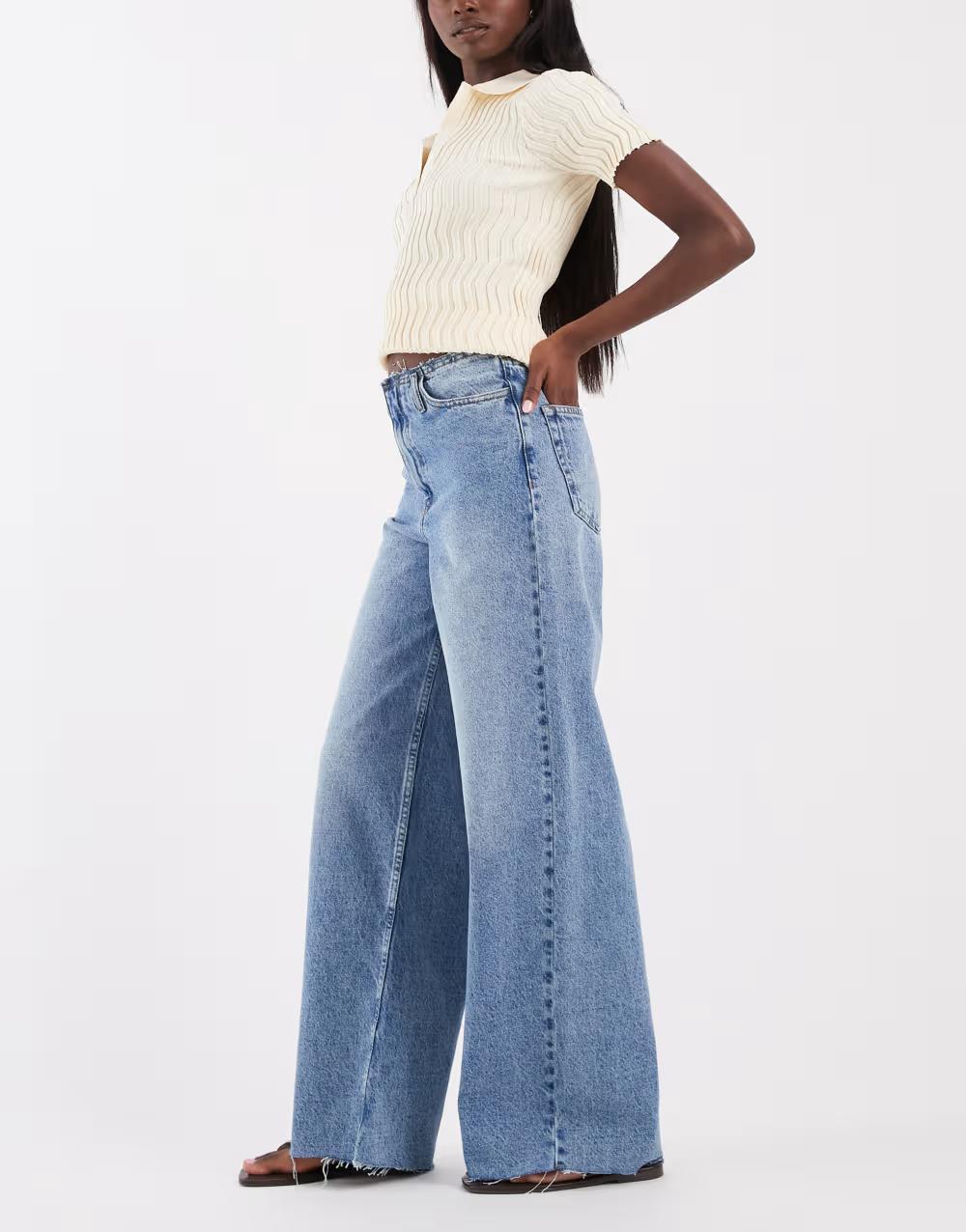 SPODNIE JEANS PROSTA NOGAWKA KIESZENIE ZAMEK