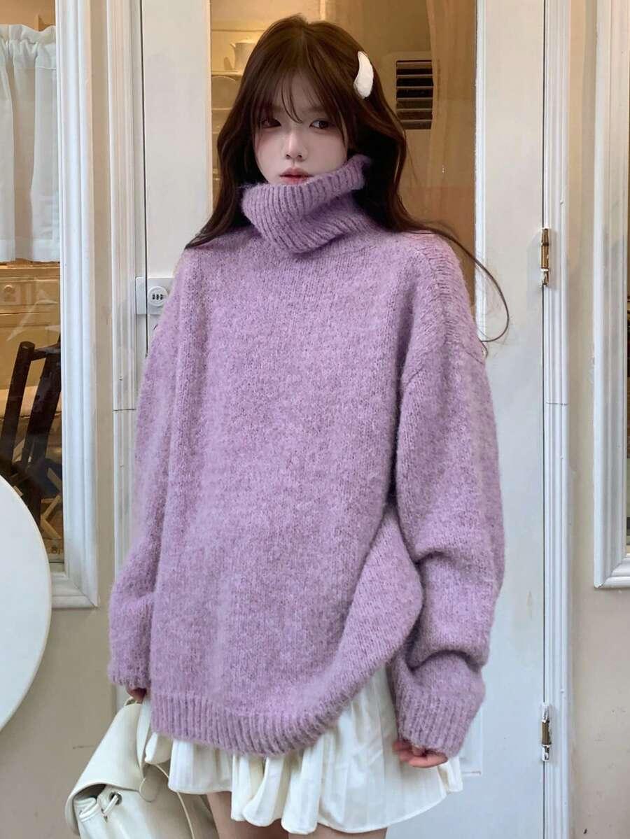 fioletowy sweter z golfem