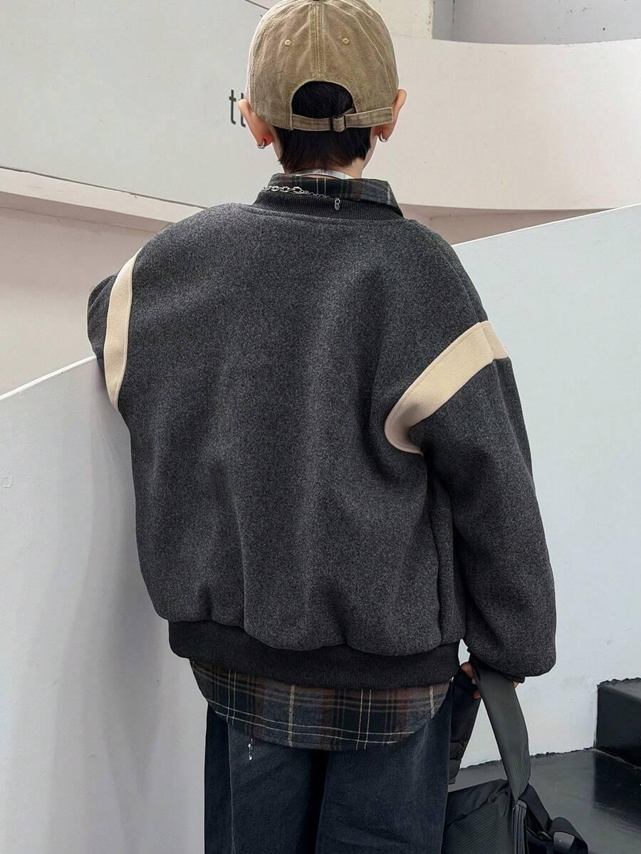 szara bluza bomber