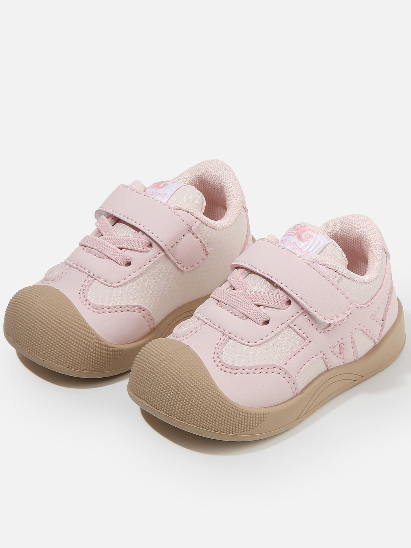 różowe buty na rzepy