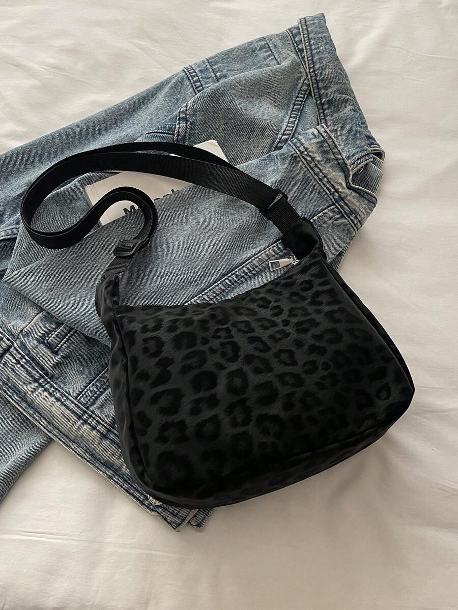 czarna torebka animal print