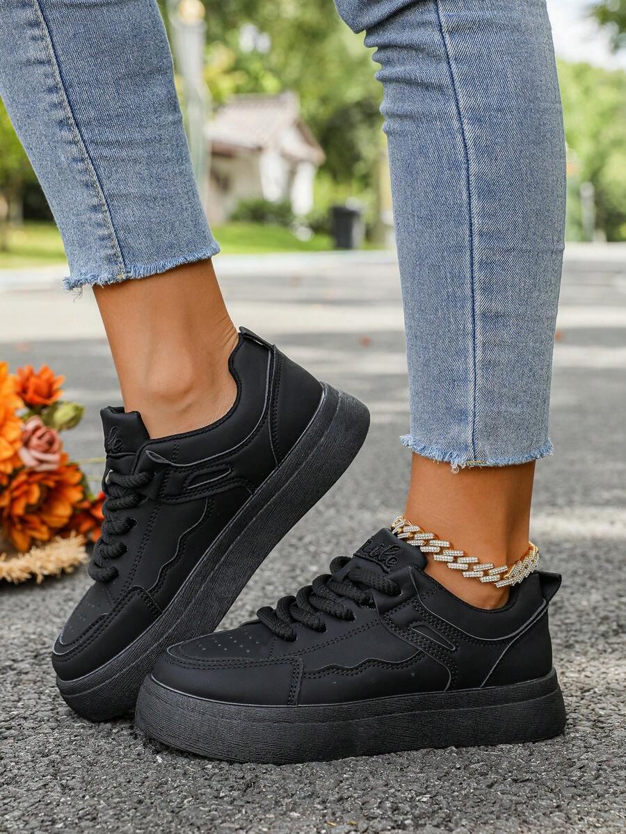 czarne buty sportowe 