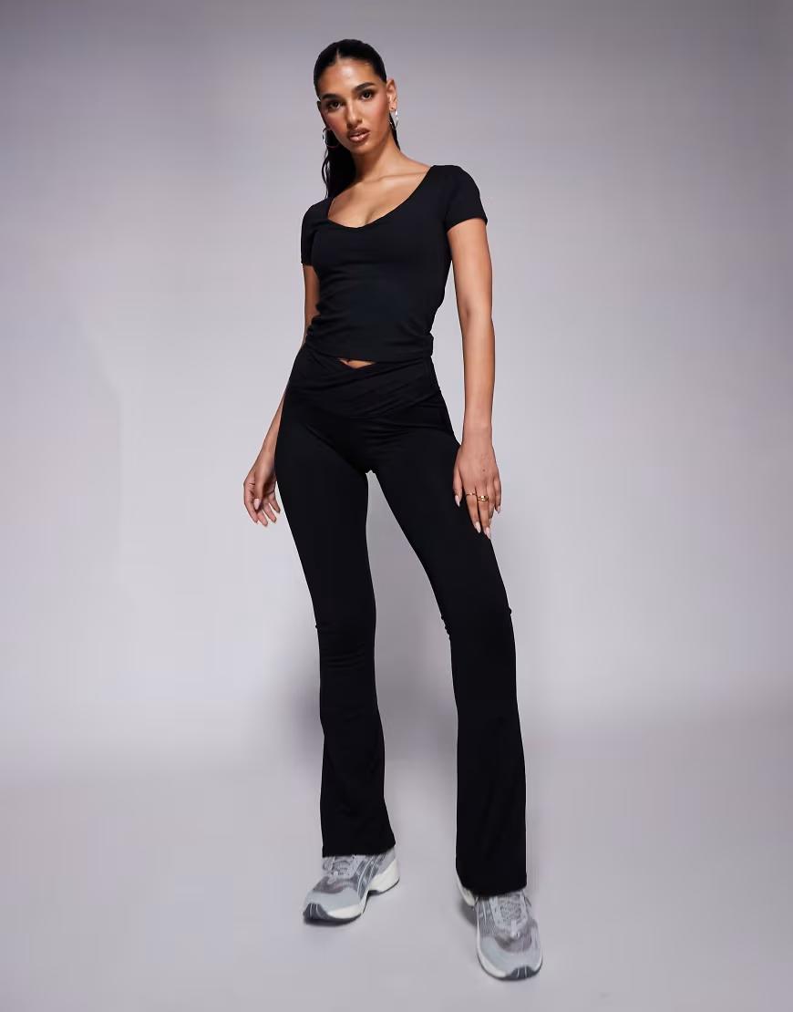 CZARNY SPORTOWY TOP