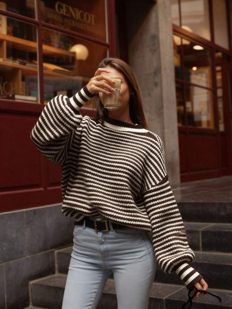 SWETER W PASKI KONTRAST