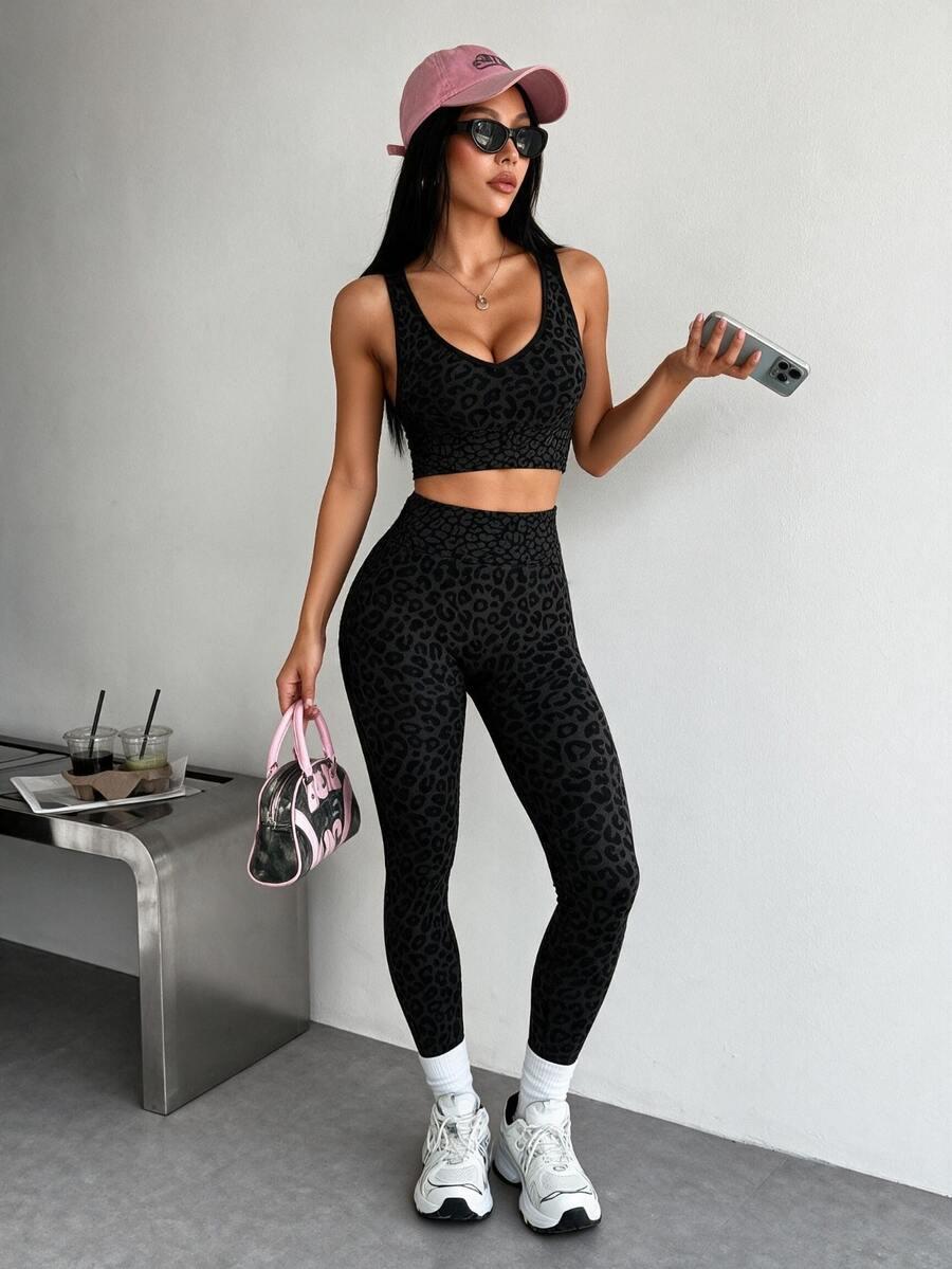 czarny top sportowy legginsy komplet