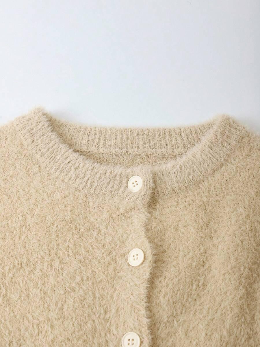 beżowy sweter guziki 